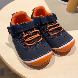 Like new no tie Stride Rite Toddler size 5 shoes